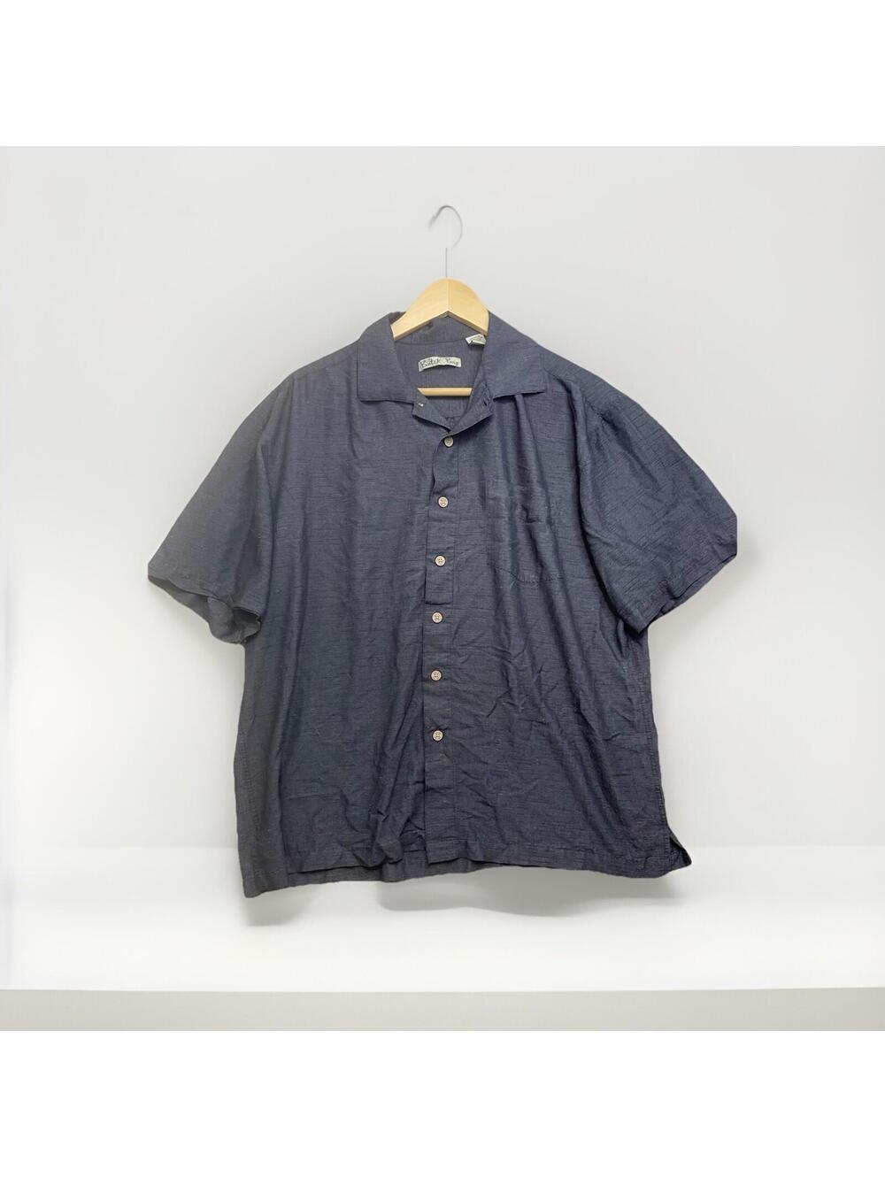 Batik Bay Camp Collar Gray short sleeve button up shirt L